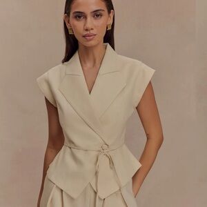 Shortsleeve Linen Top - Natural Beige